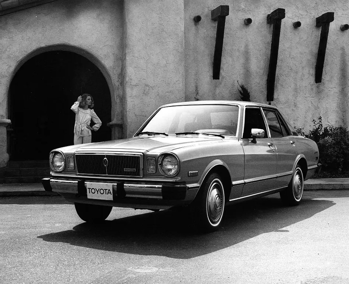 Toyota_Cressida_1_generation__Sedan__3.jpg
