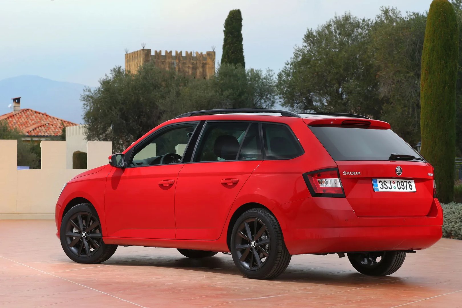 Skoda_Fabia_3_generation__Estate_5-door__12.jpg