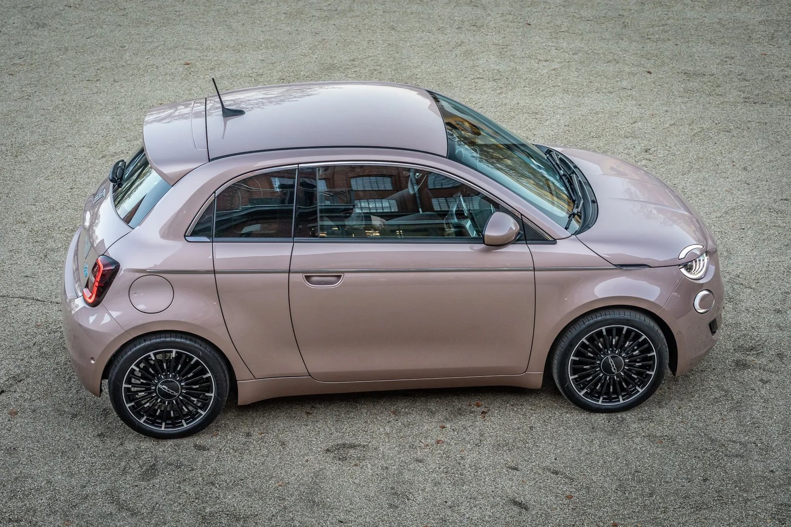 Fiat_500_3_generation__Mini_5-doors__10.jpg