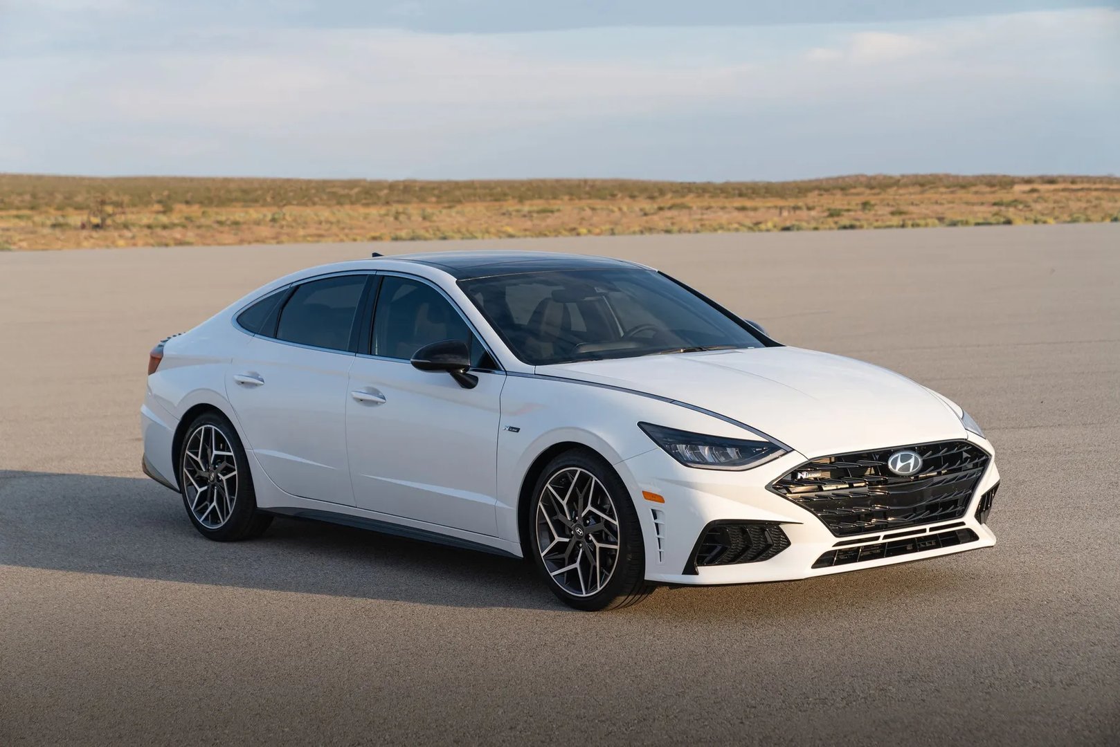 Hyundai_Sonata_8_generation__Sedan__3.jpg