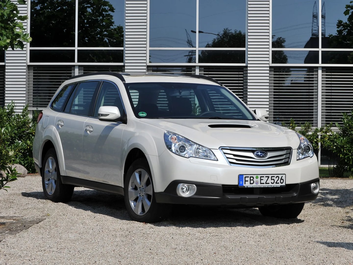 Subaru_Outback_4_generation__Estate_5-door__8.jpg