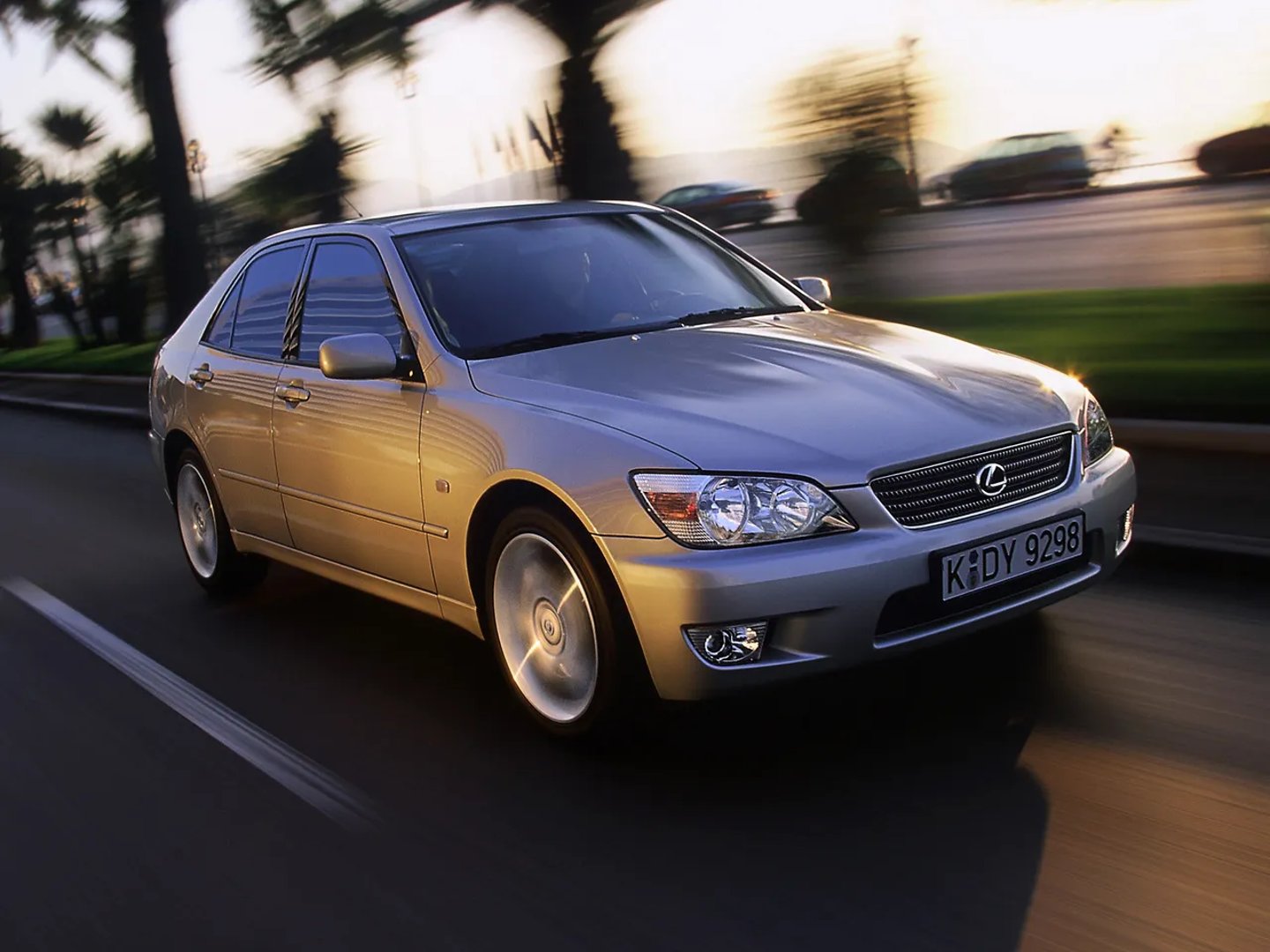 Lexus_IS_1_generation__Sedan__1.jpg