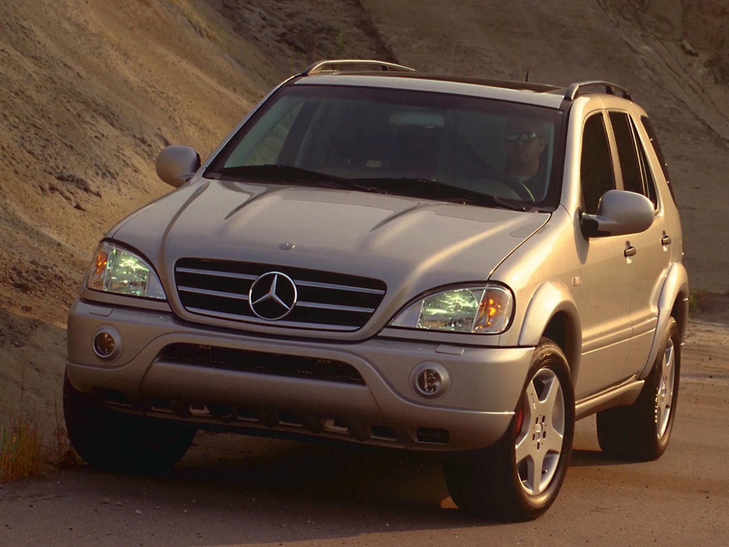Mercedes_M-Class_AMG_1_generation_restyling__SUV_5-doors__3.jpg