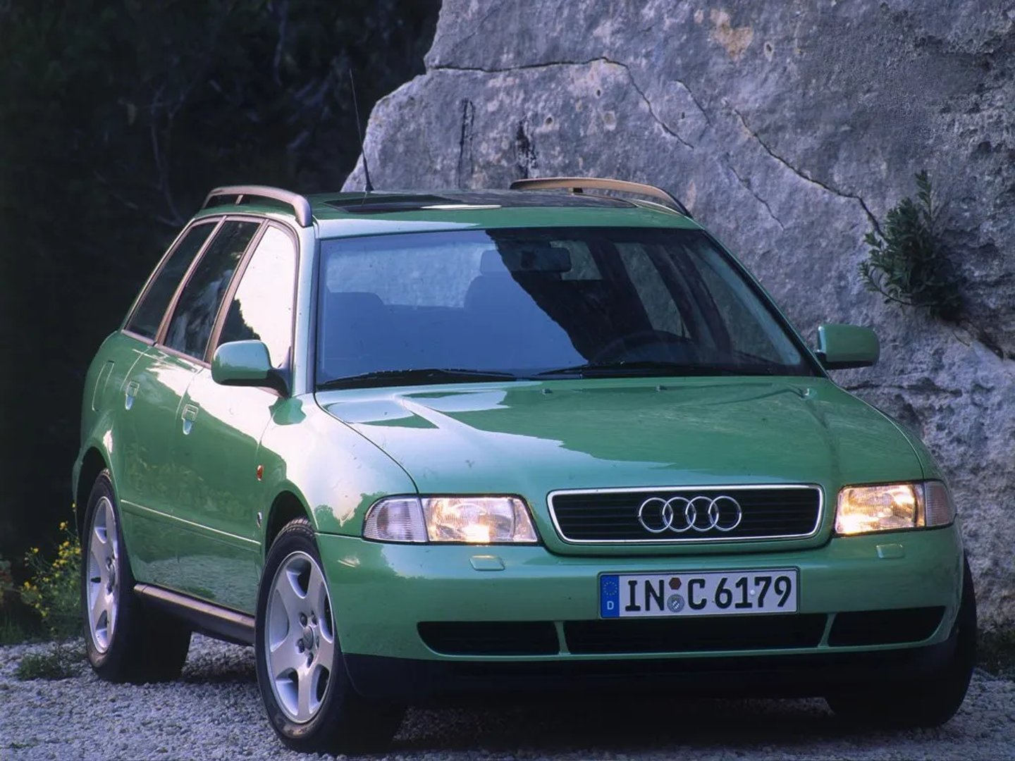 Audi A4 1 generation  Estate 5-door