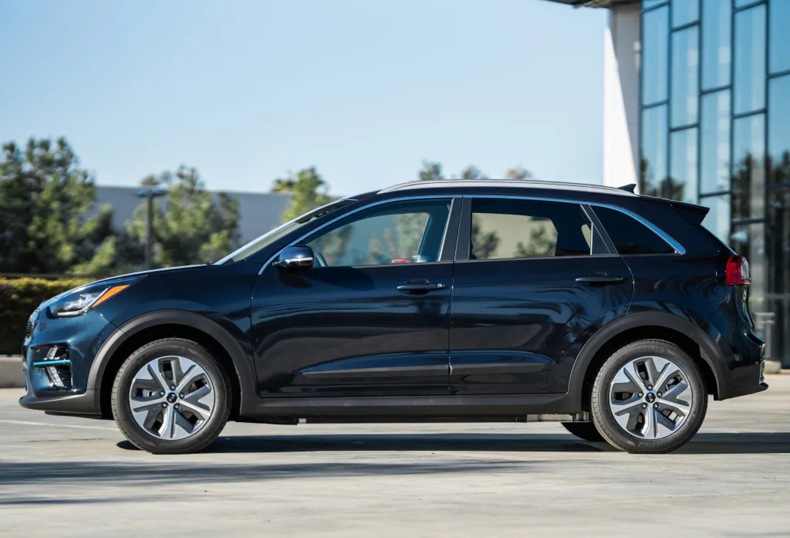 Kia_Niro_1_generation_restyling__SUV_5-doors__1.jpg