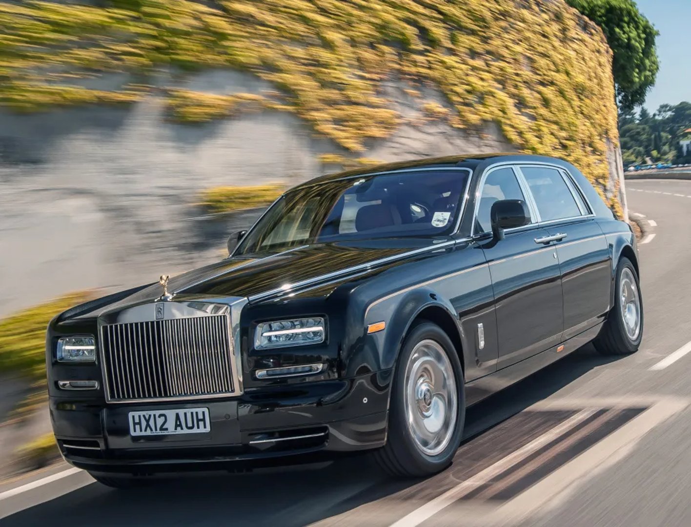 Rolls-Royce_Phantom_7_generation_restyling__Sedan_Long__5.jpg