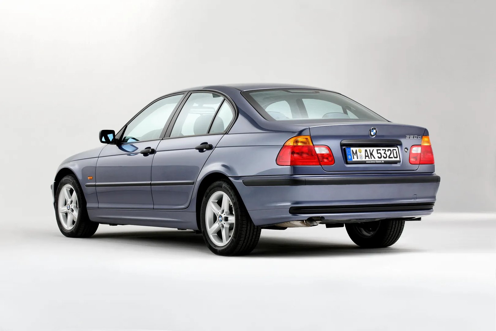 BMW_3_series_4_generation__Sedan__2.jpg