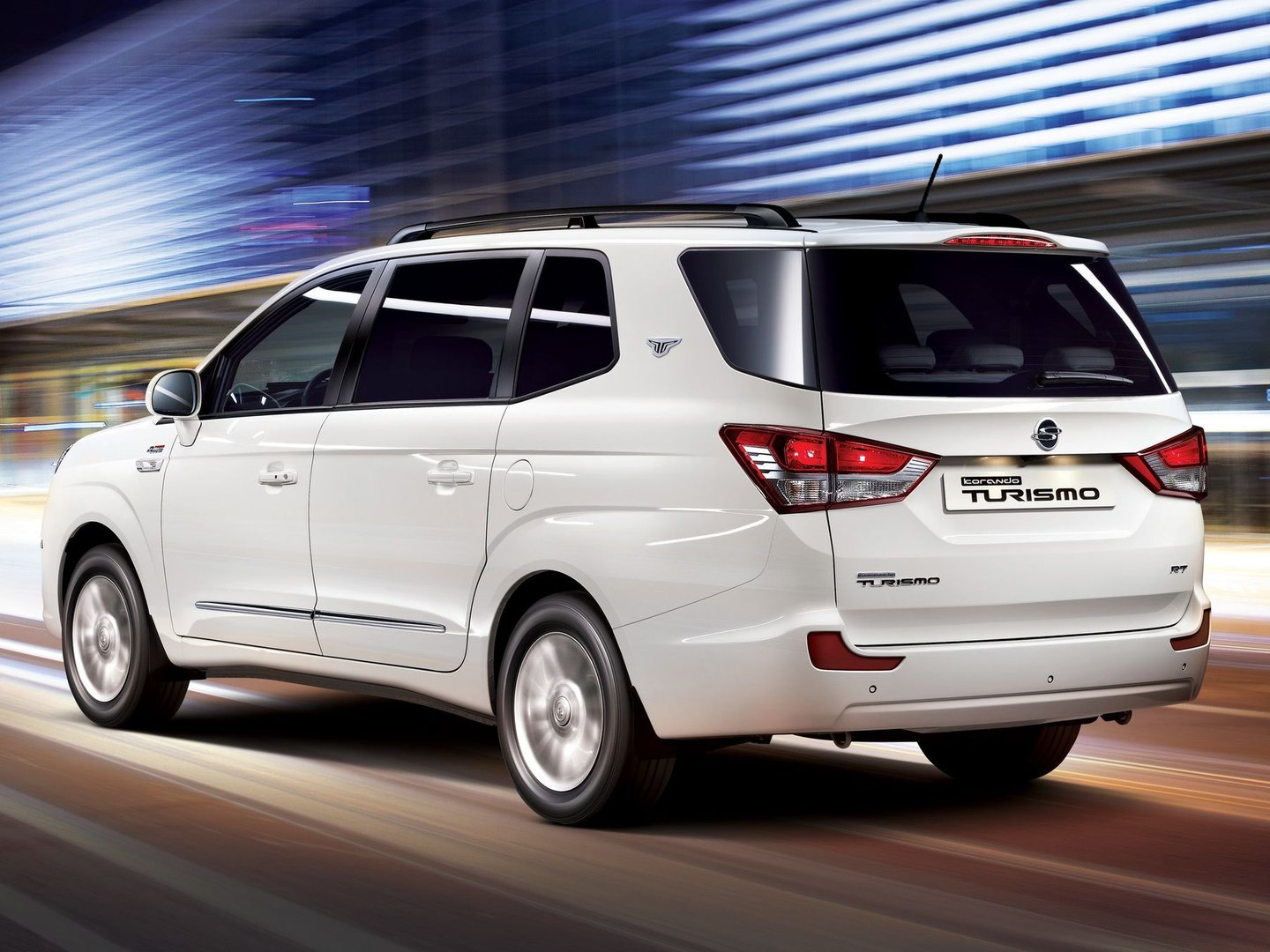ssangyong_Korando_Turismo_1_generation__Minivan__8.jpg