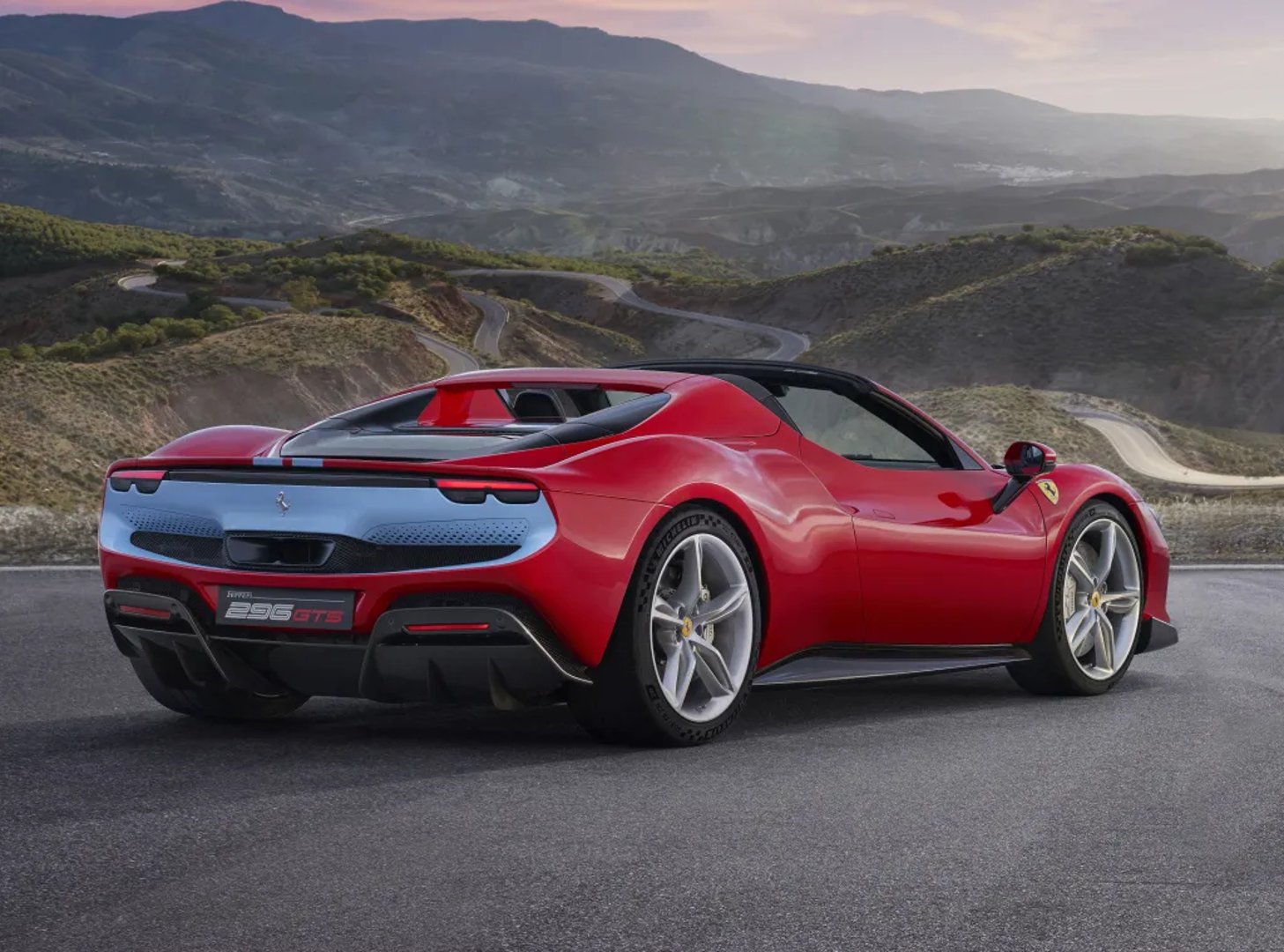 Ferrari_296_GTS_1_generation__Cabrio__3.jpg