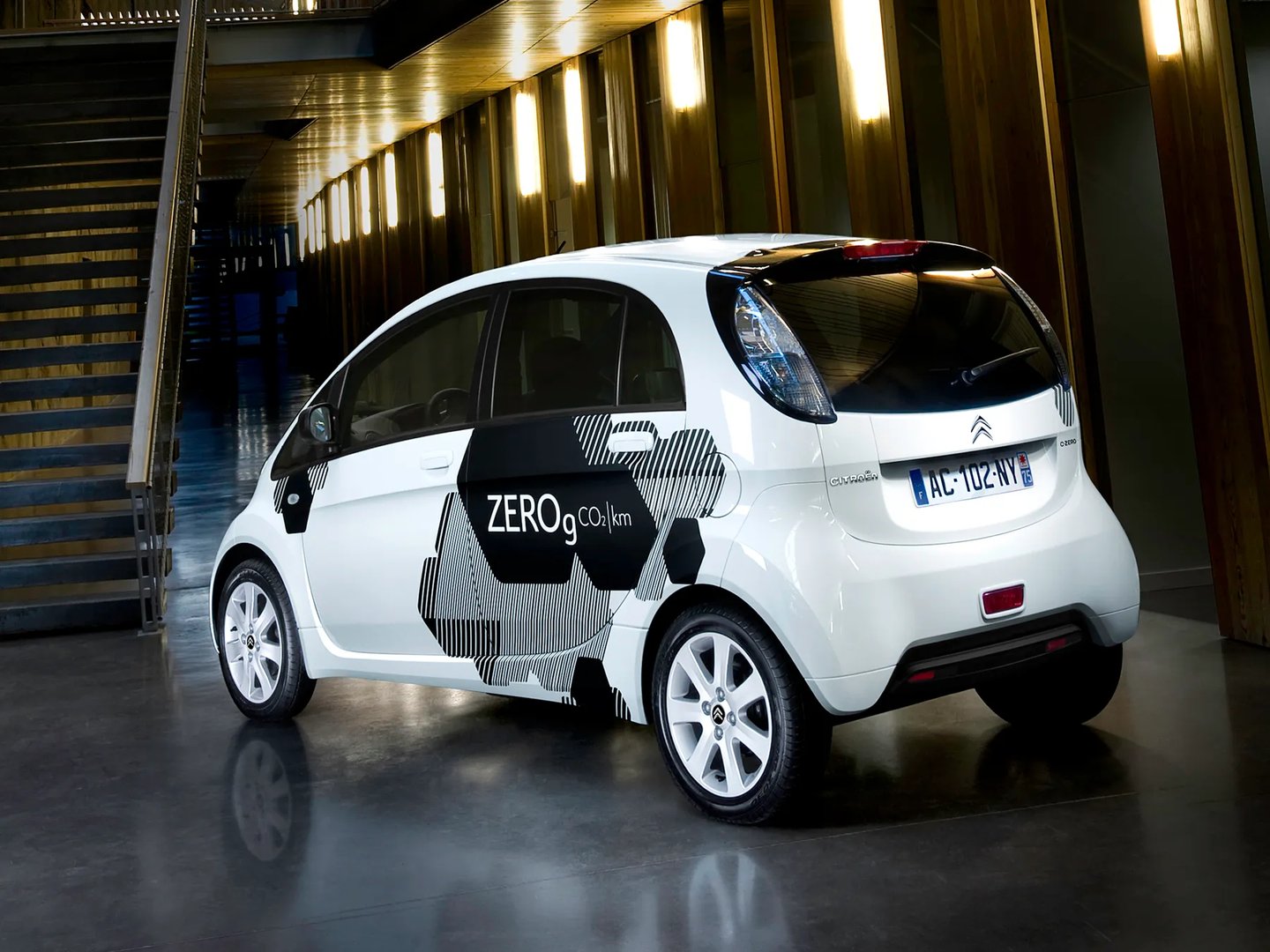 Citroen_C-ZERO_1_generation__Mini_5-doors__8.jpg