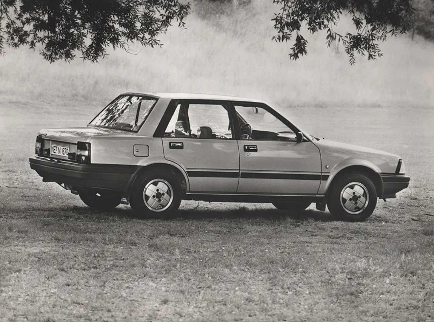 Datsun_Stanza_2_generation__Sedan__3.jpg