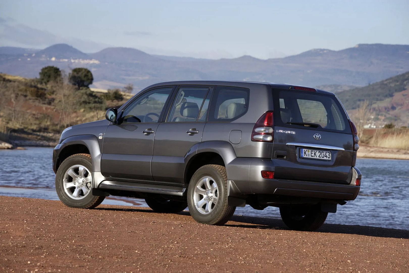 Toyota_Land_Cruiser_3_generation_restyling__SUV_5-doors__2.jpg