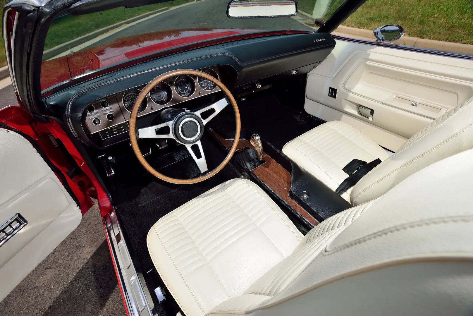 Dodge_Challenger_1_generation__Cabrio__10.jpg