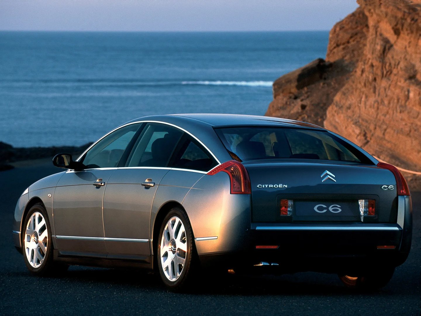 Citroen_C6_1_generation__Sedan__10.jpg