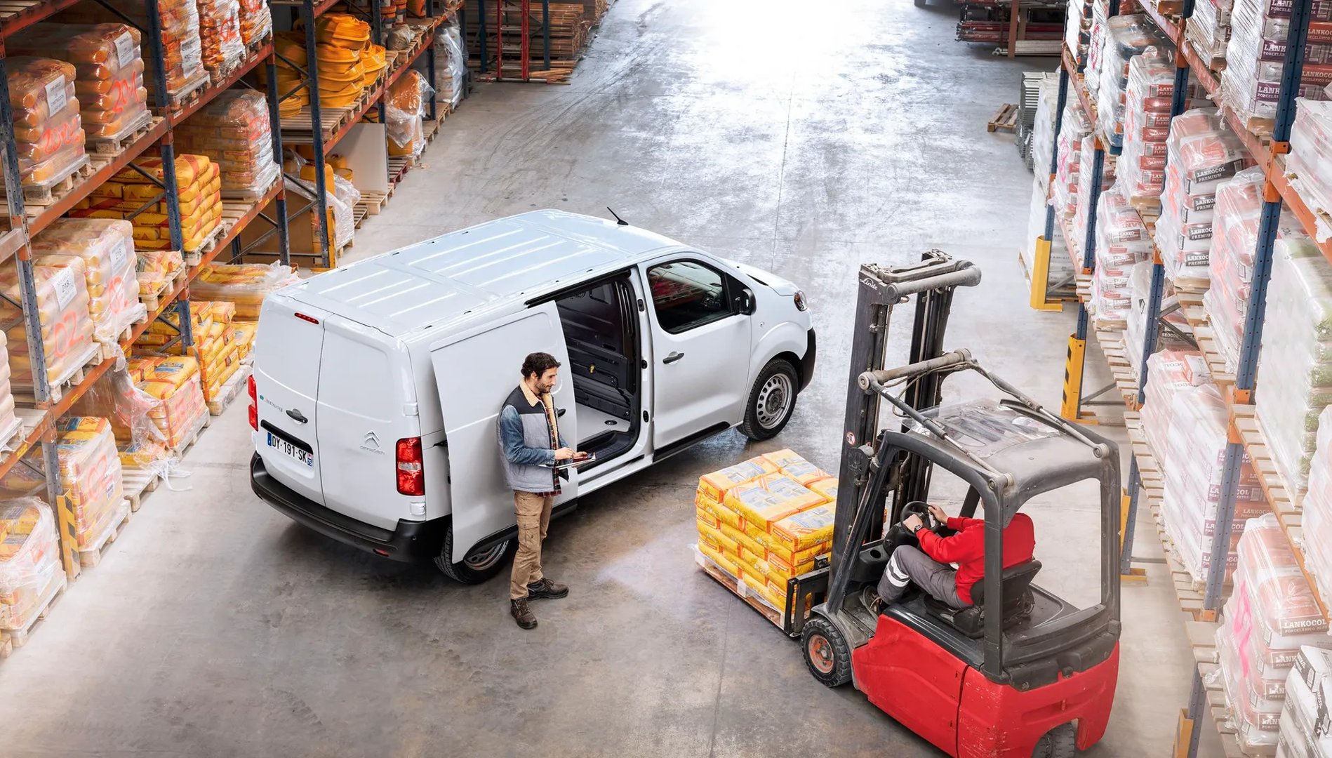 Citroen_Jumpy_3_generation__Van_Short__12.jpg