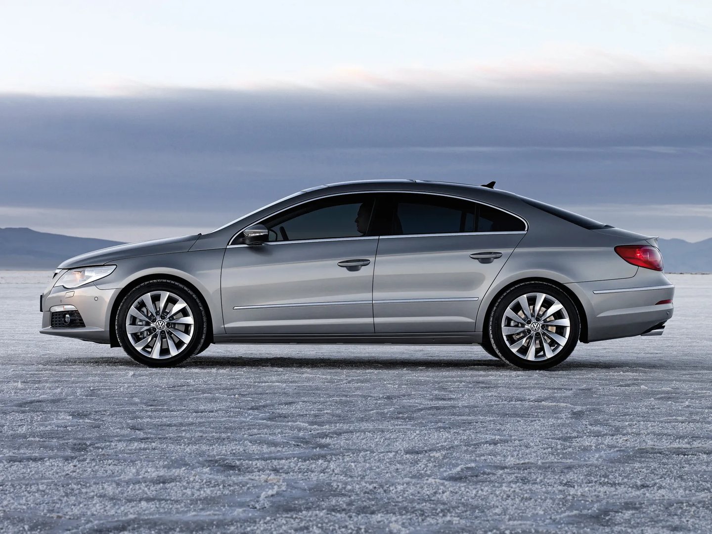 Volkswagen_Passat_CC_1_generation__Fastback__7.jpg