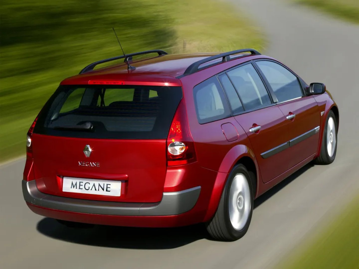 Renault_Megane_2_generation__Estate_5-door__13.jpg