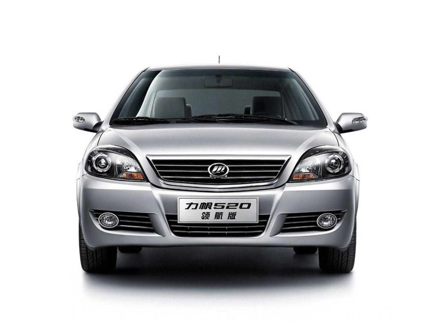 lifan_Breez_(520)_1_generation__Sedan__4.jpg