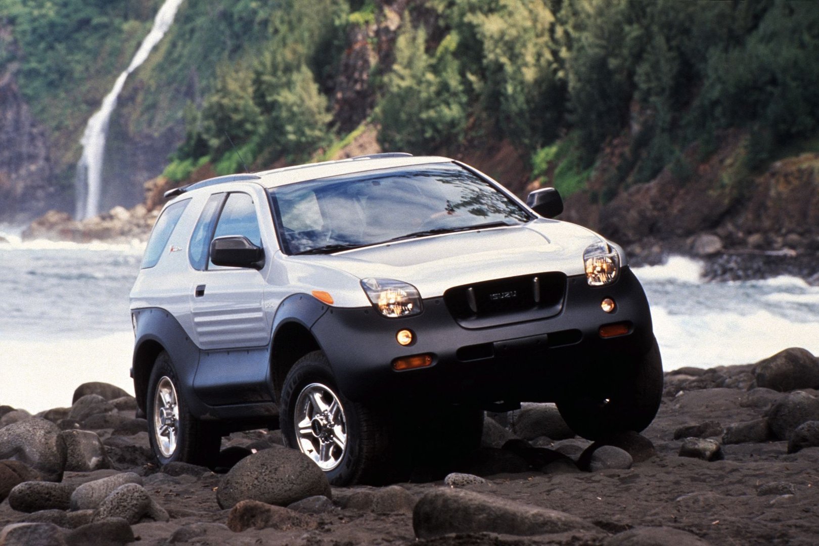 isuzu_VehiCross_1_generation__SUV_3-doors__5.jpg