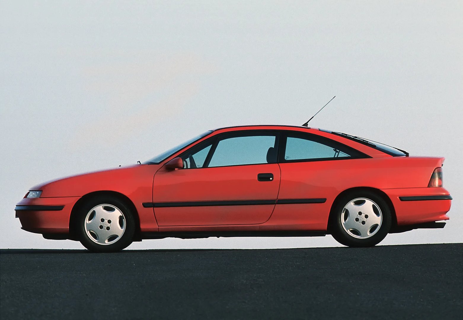 Opel_Calibra_1_generation__Coupe__4.jpg