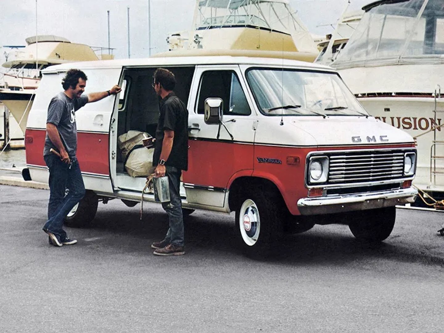 GMC_Vandura_1_generation__Minivan__2.jpg
