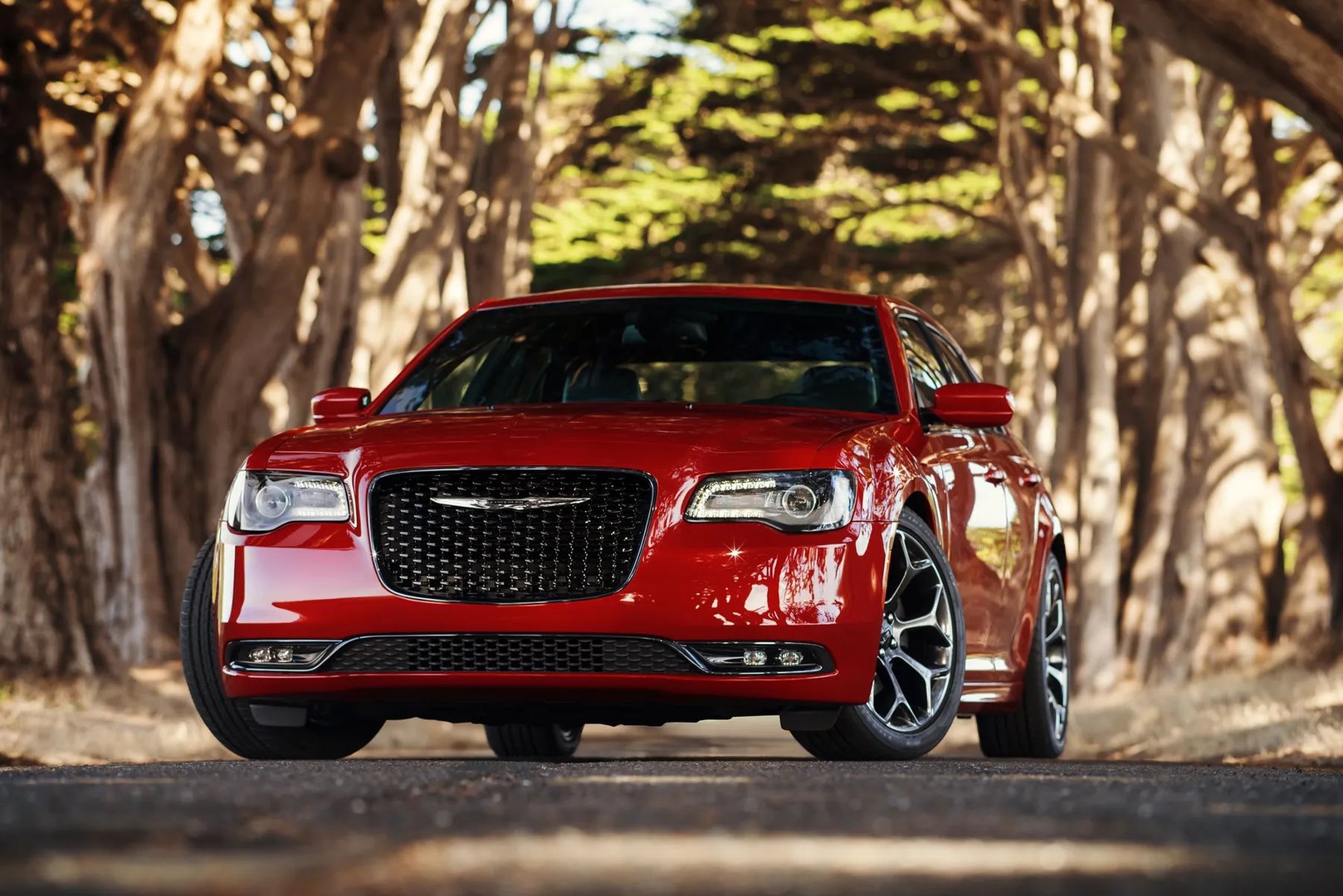 Chrysler_300C_2_generation_restyling__Sedan__8.jpg