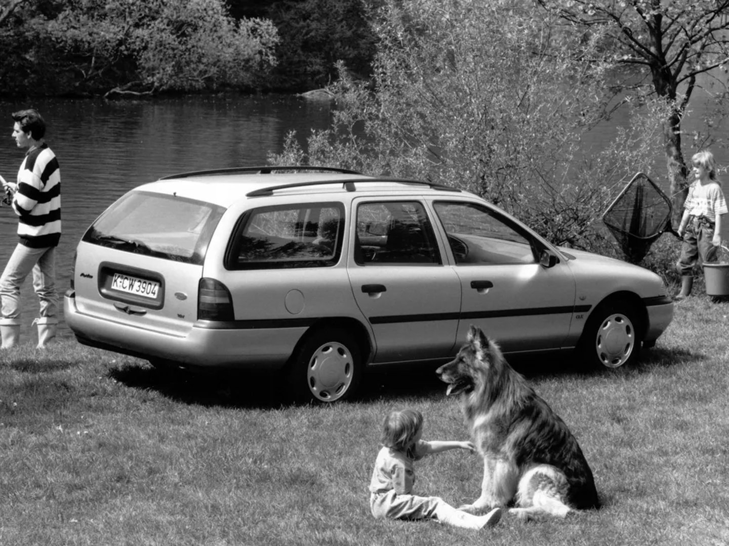 Ford_Mondeo_1_generation__Estate_5-door__5.jpg