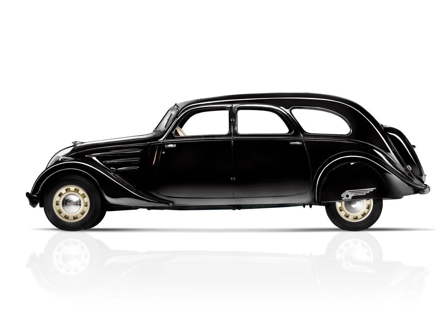Peugeot_402_1_generation__Sedan_Long__2.jpg