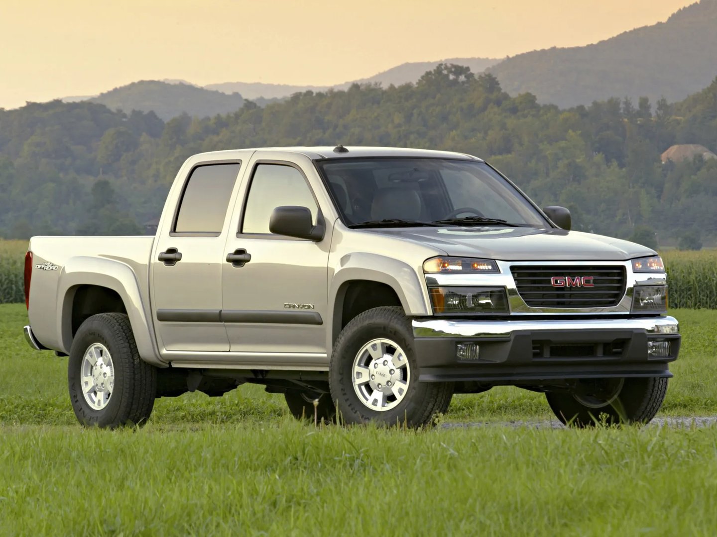 GMC_Canyon_1_generation__Pickup_double-cab__5.jpg