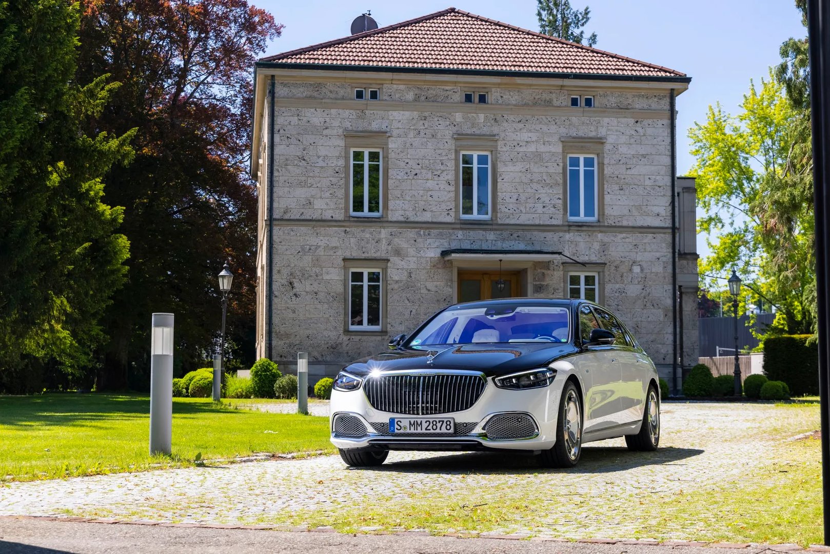 Mercedes_Maybach_S-Class_2_generation__Sedan_Long__1.jpg