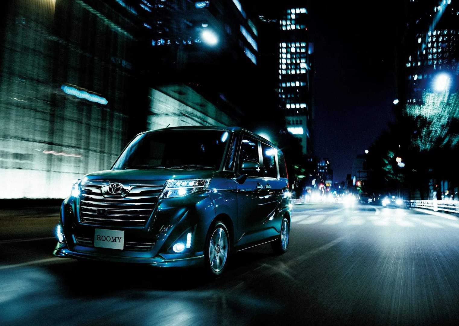 Toyota_Roomy_1_generation__Microvan__5.jpg