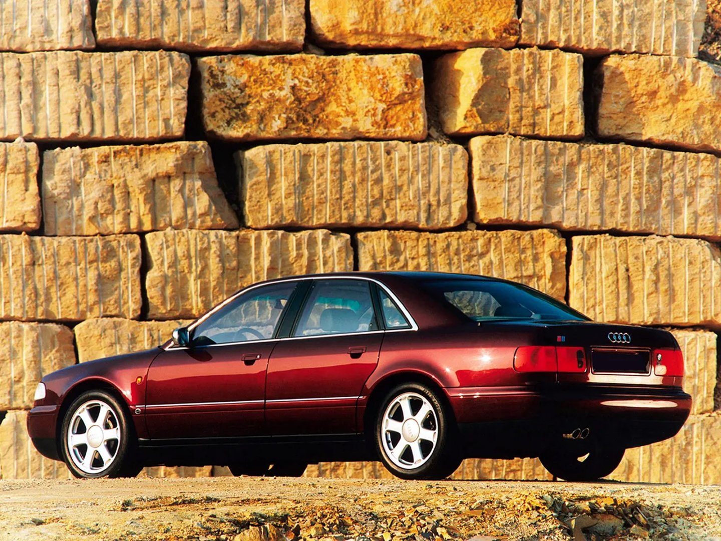 Audi_S8_1_generation__Sedan__3.jpg