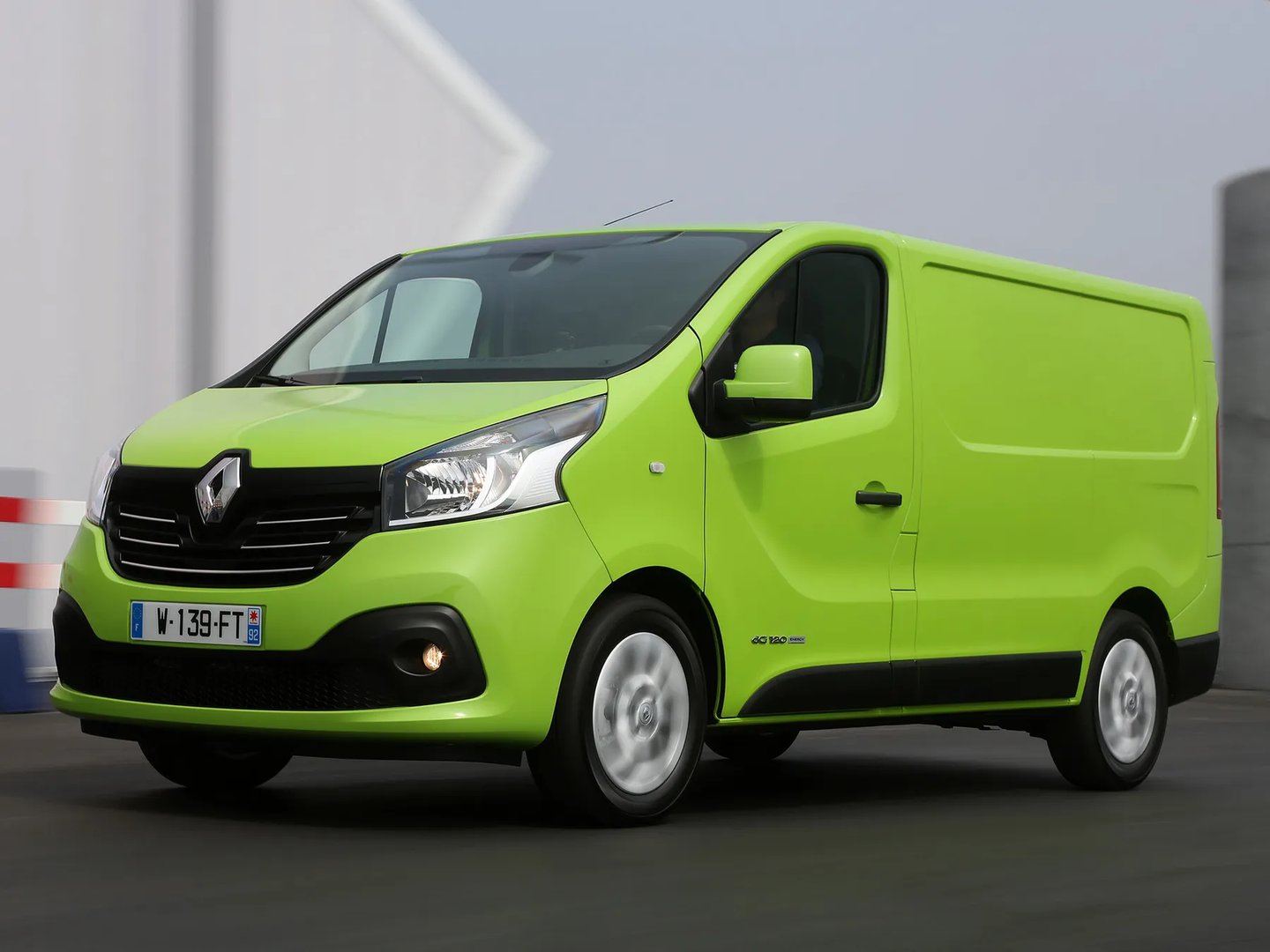 Renault_Trafic_3_generation__Van__5.jpg