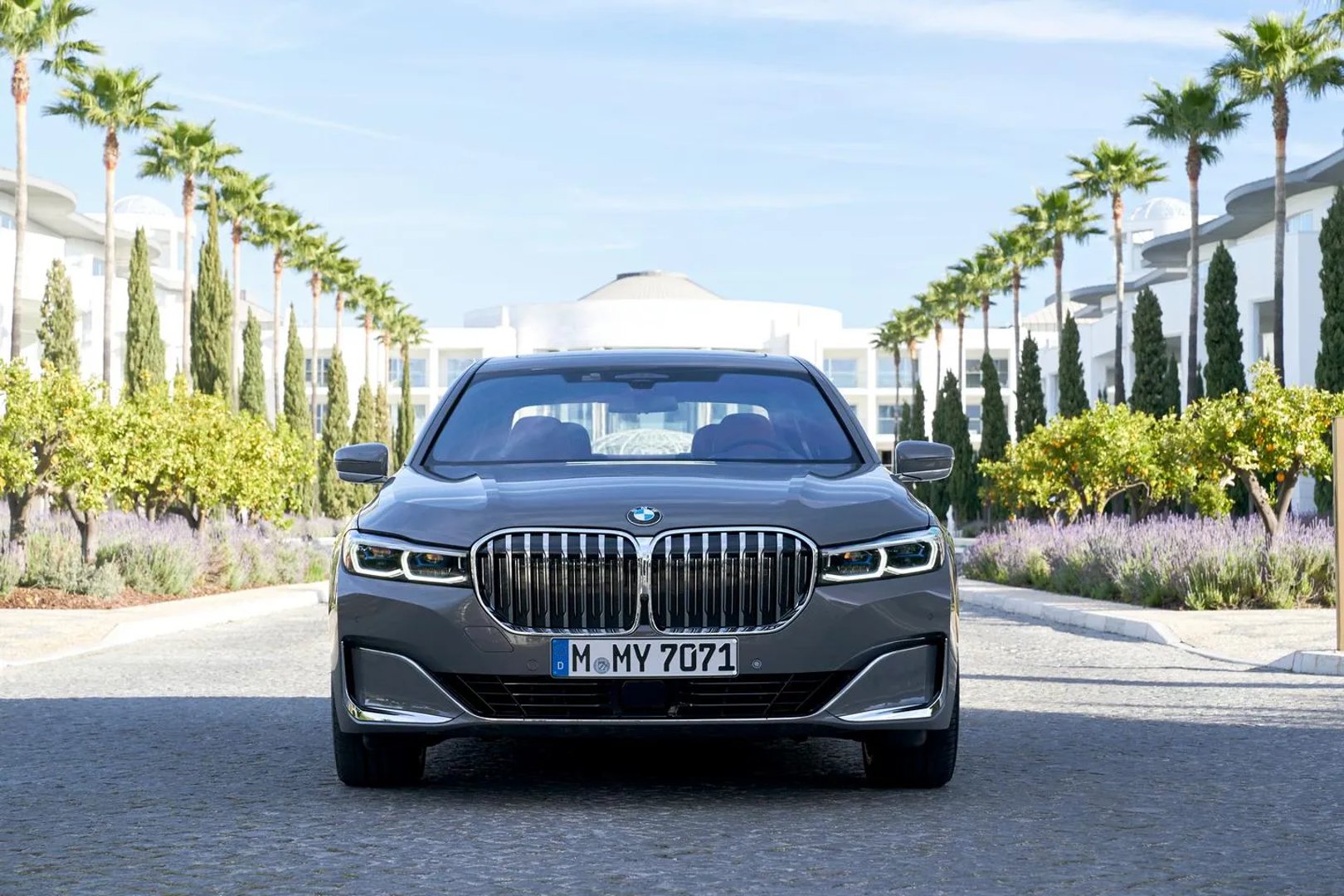 BMW_7_series_6_generation_restyling__Sedan_Long__12.jpg