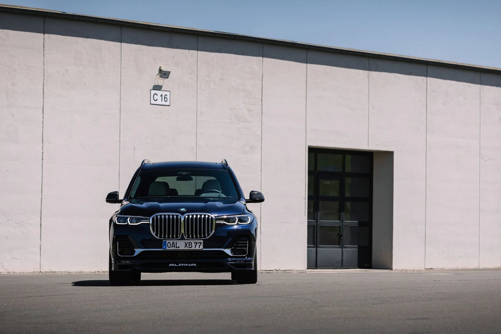 Alpina_XB7_1_generation__SUV_5-doors__4.jpg