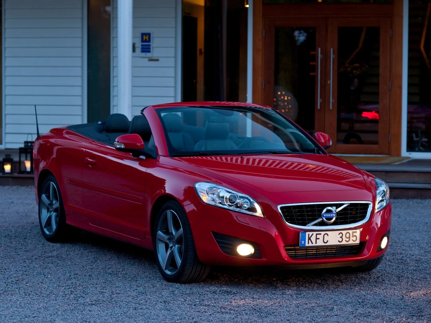 Volvo_C70_2_generation_restyling__Cabrio__13.jpg