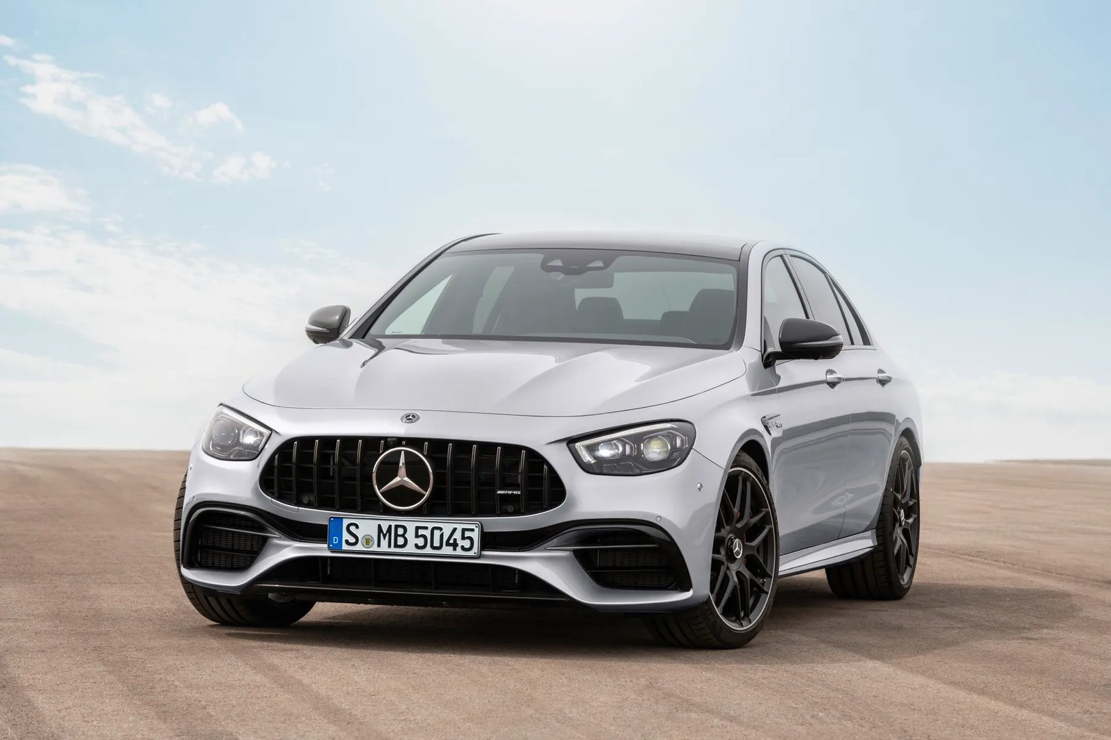 Mercedes_E-Class_AMG_5_generation_restyling__Sedan__main.jpg