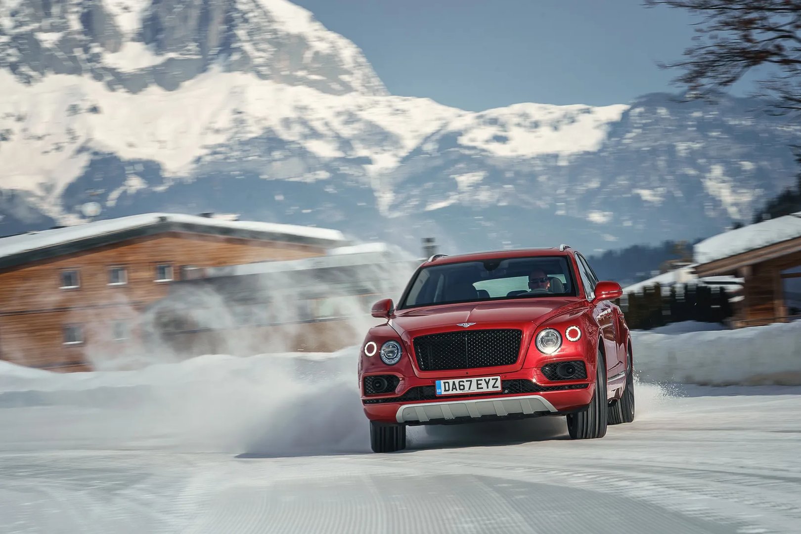 Bentley_Bentayga_1_generation__SUV_5-doors__6.jpg