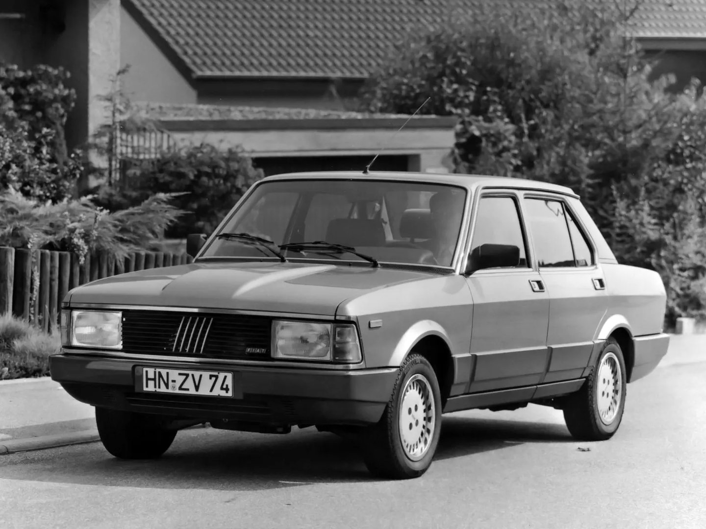 Fiat_Argenta_1_generation__Sedan__7.jpg