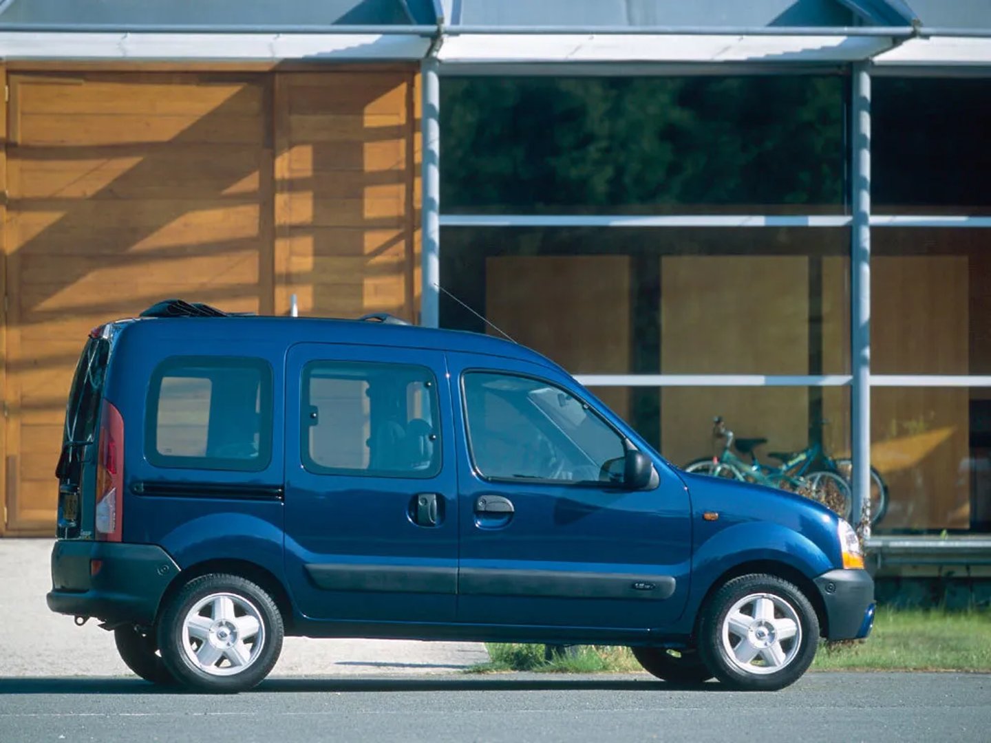 Renault_Kangoo_1_generation__Compact_Van__8.jpg