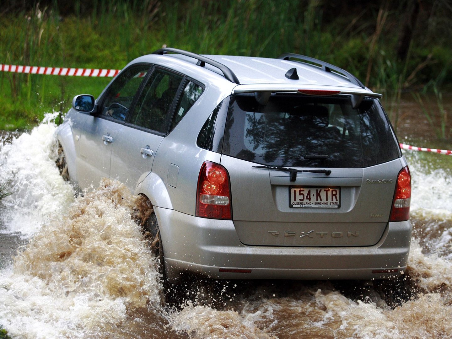 ssangyong_Rexton_1_generation_restyling__SUV_5-doors__16.jpg