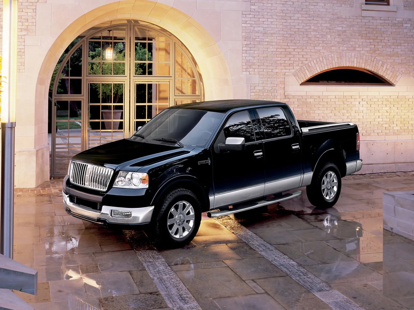 Lincoln_Mark_LT_1_generation__Pickup_double-cab__8.jpg