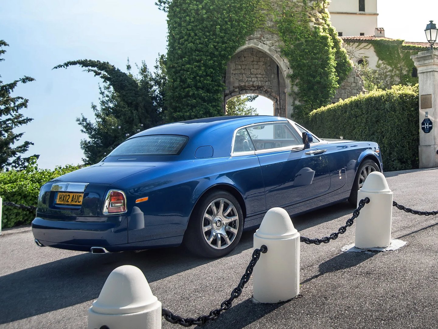 Rolls-Royce_Phantom_7_generation_restyling__Coupe__13.jpg