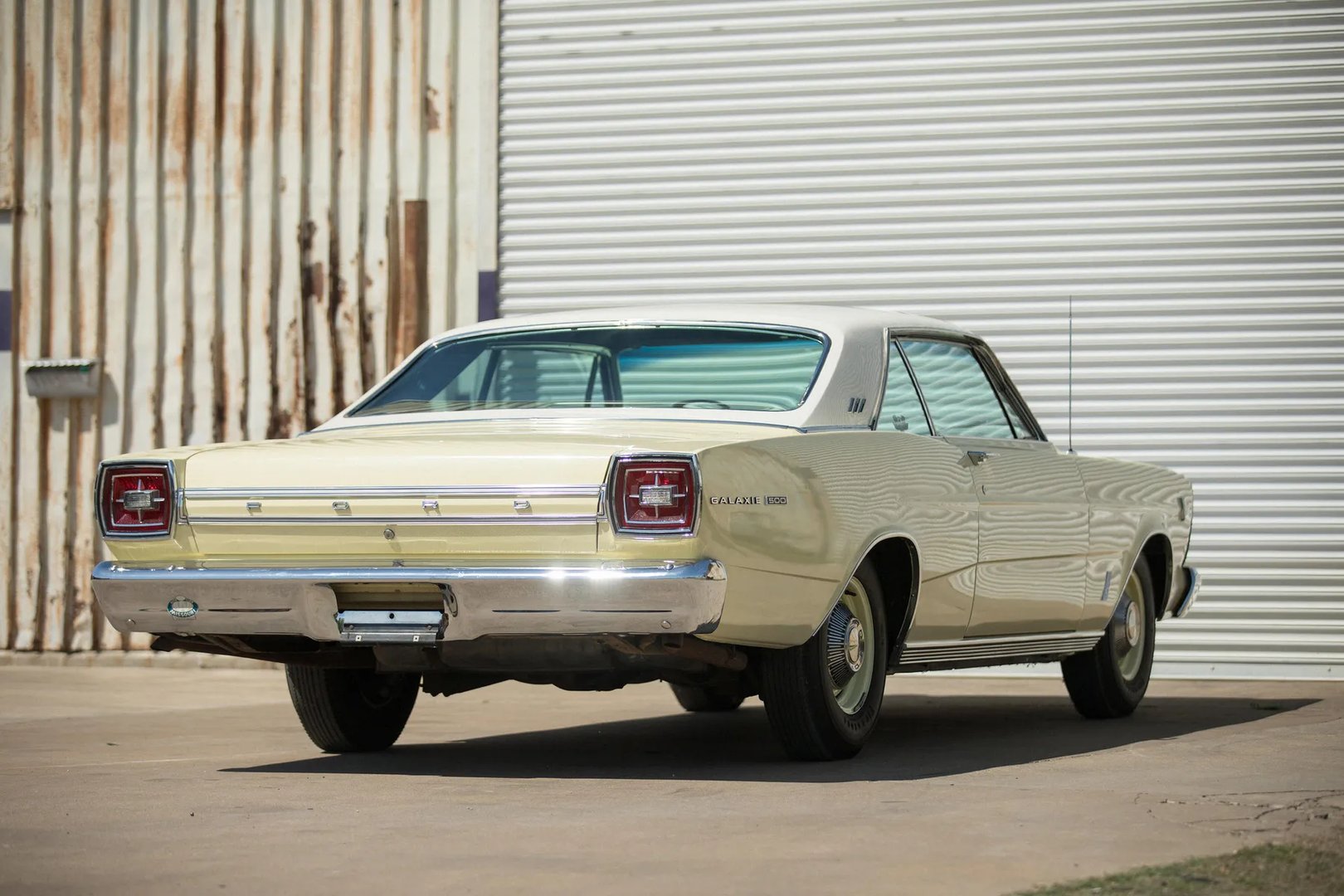 Ford_Galaxie_(USA)_3_generation__Coupe_Hardtop__3.jpg