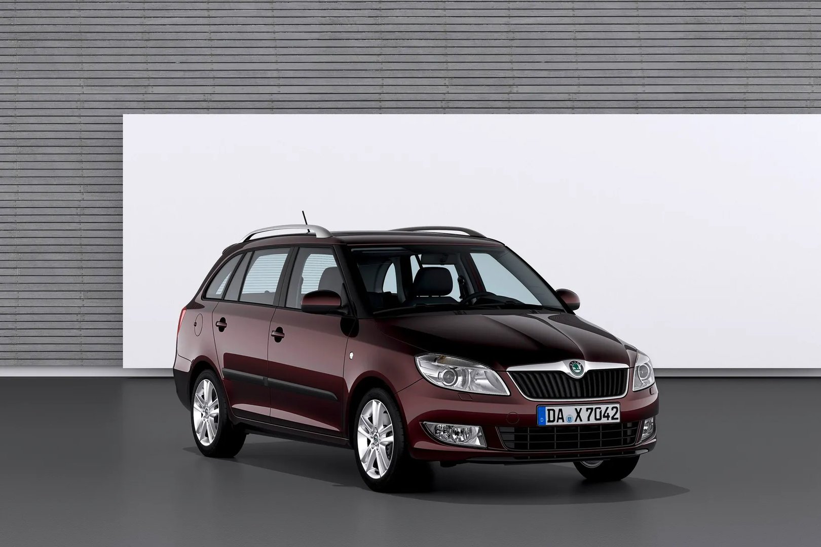 Skoda_Fabia_2_generation_restyling__Estate_5-door__11.jpg