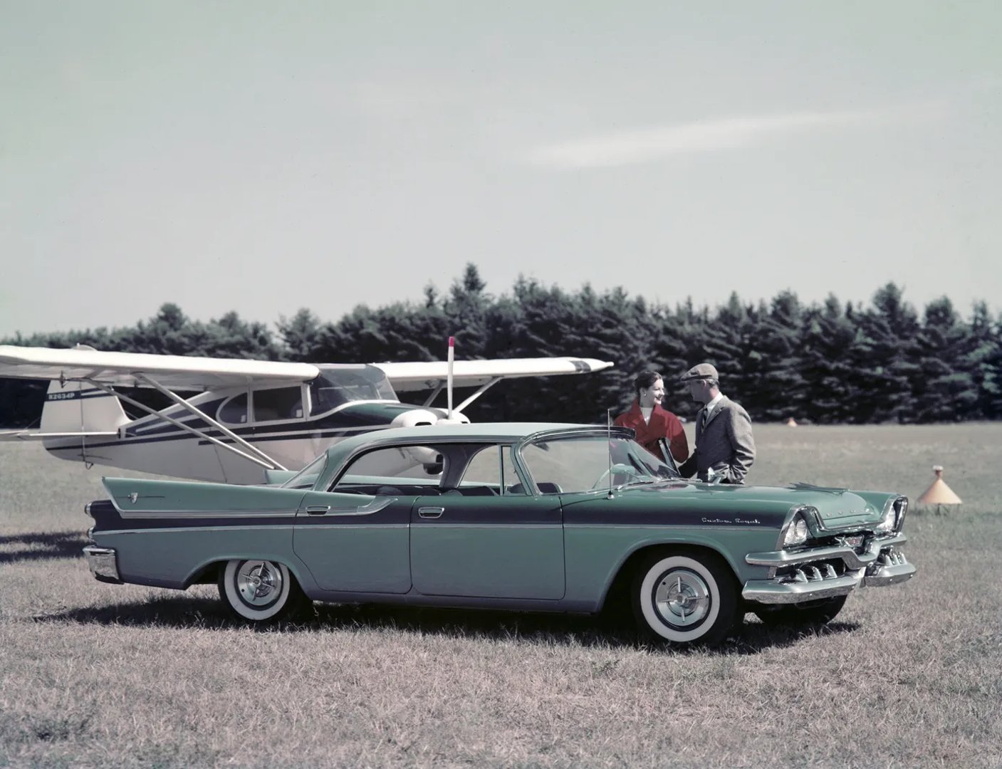 Dodge_Custom_Royal_2_generation__Sedan_Hardtop__1.jpg