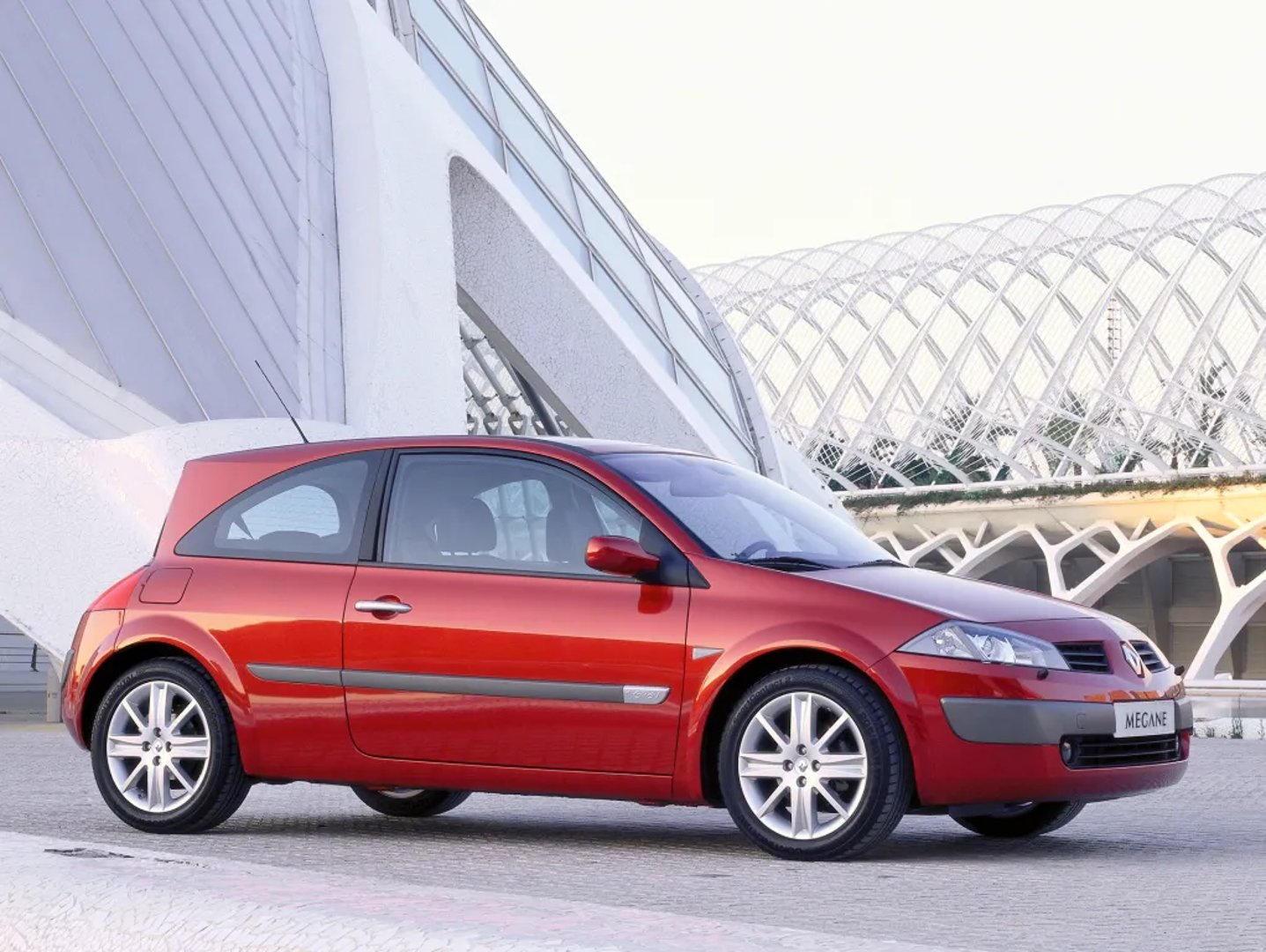Renault_Megane_2_generation__Hatchback_3-door__2.jpg