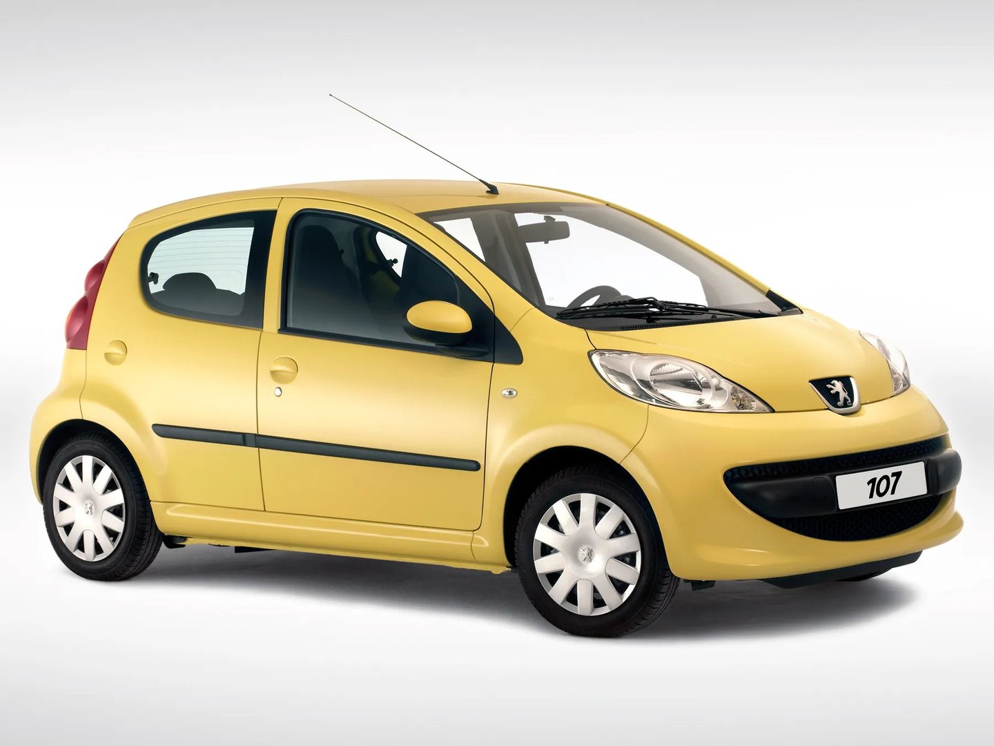 Peugeot_107_1_generation__Mini_5-doors__6.jpg