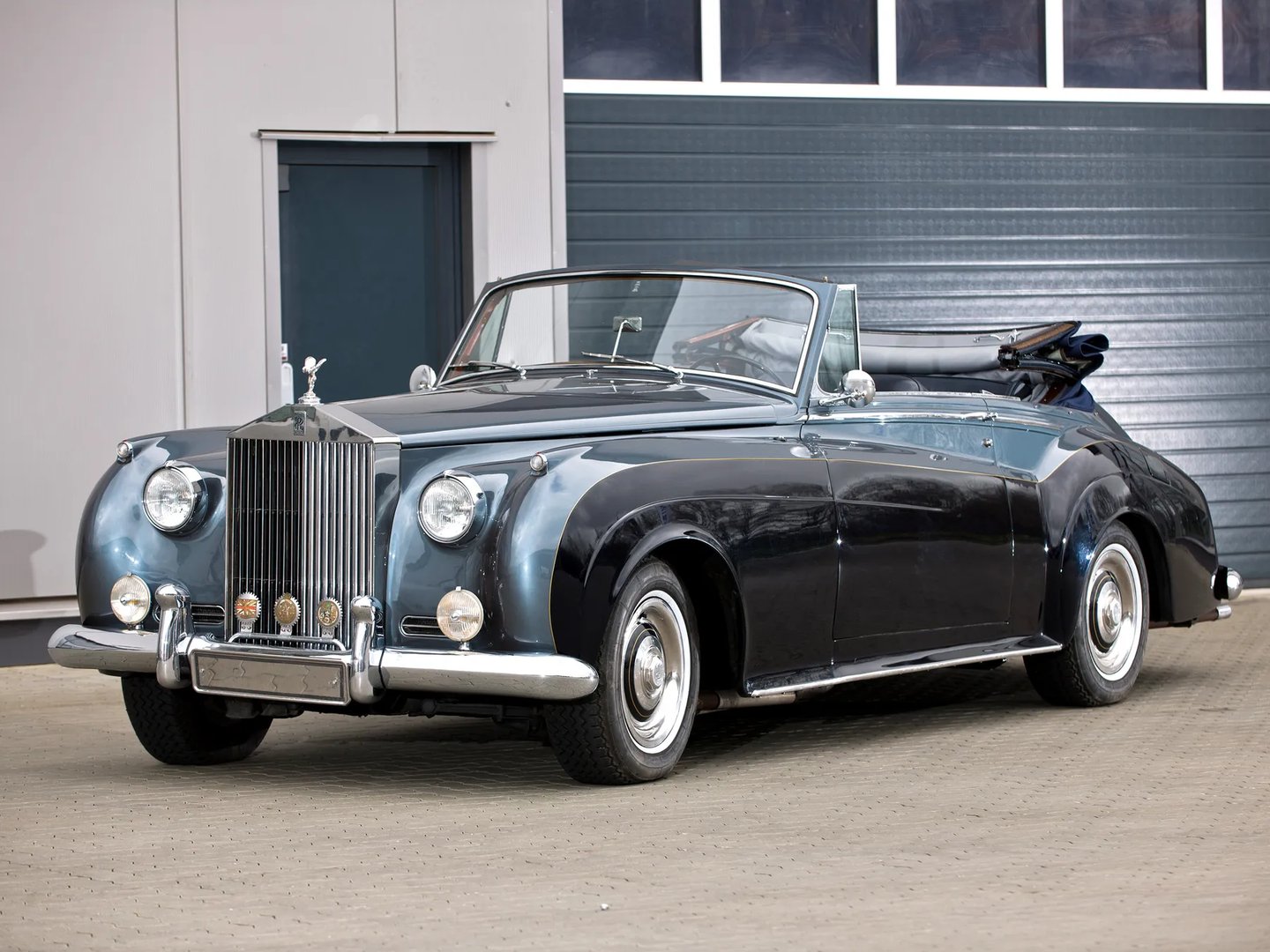 Rolls-Royce_Silver_Cloud_2_generation__Cabrio__3.jpg