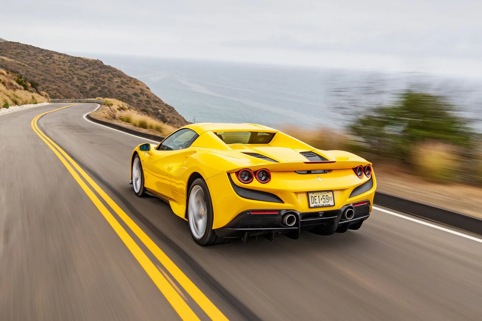 Ferrari_F8_1_generation__Roadster__2.jpg